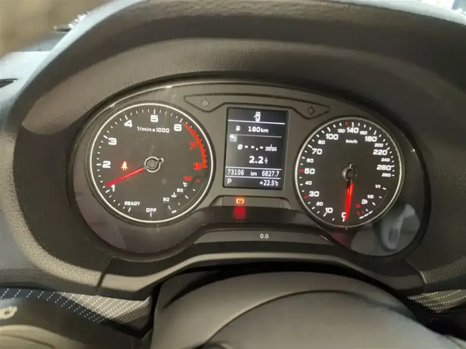 Audi Q2L