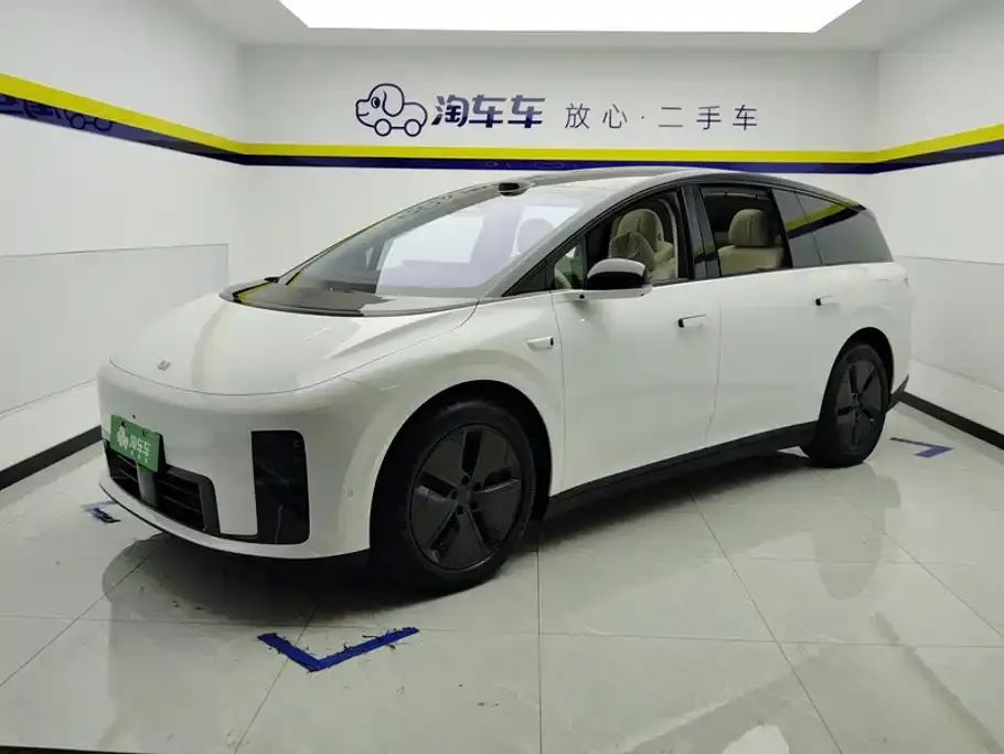 Li Li i8