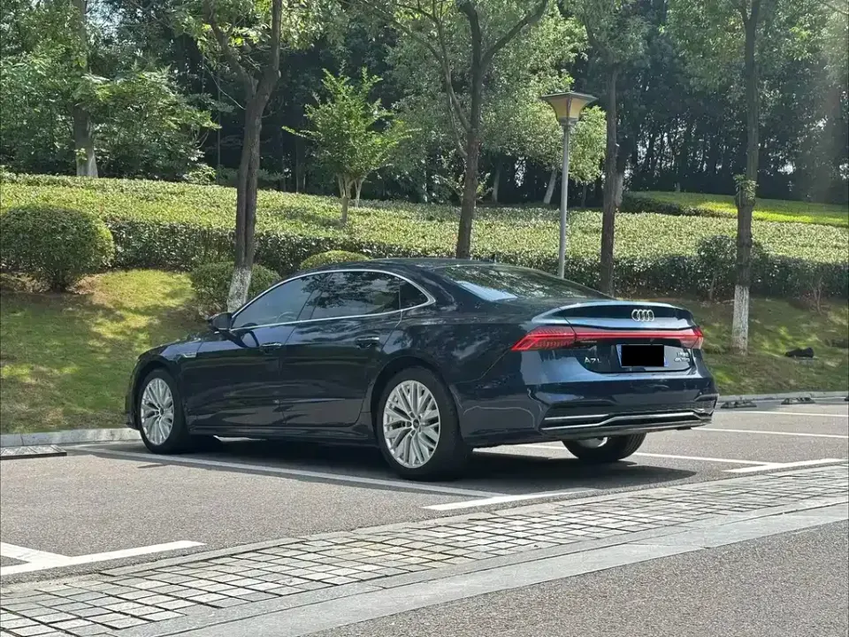 Audi A7L