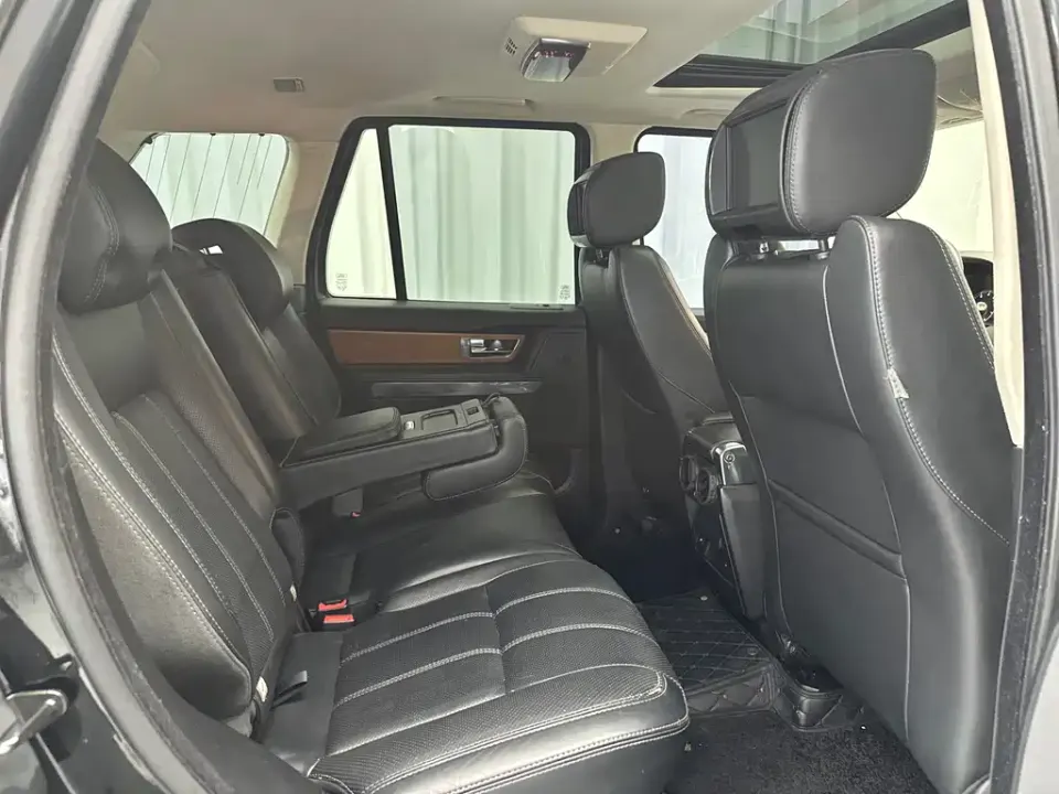 Land Rover Sport