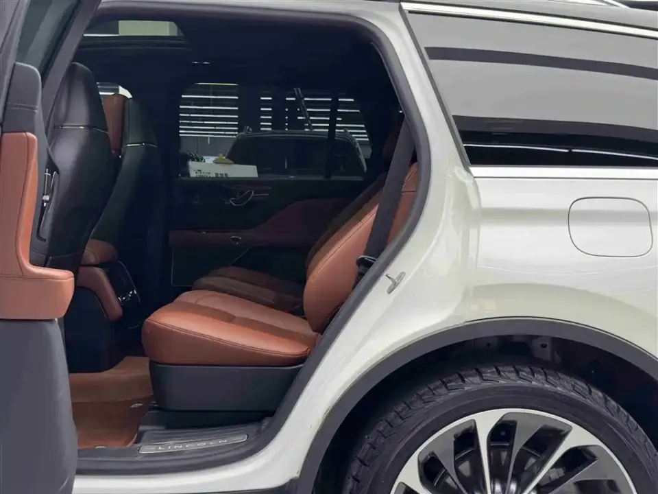 Lincoln Aviator