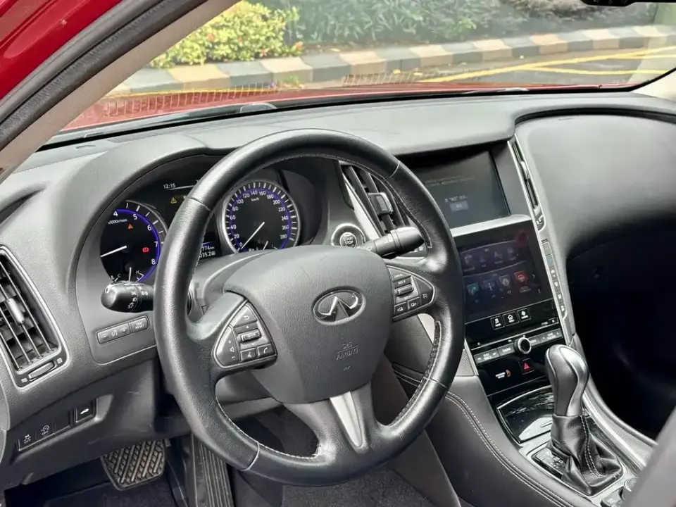 Infiniti Q50L