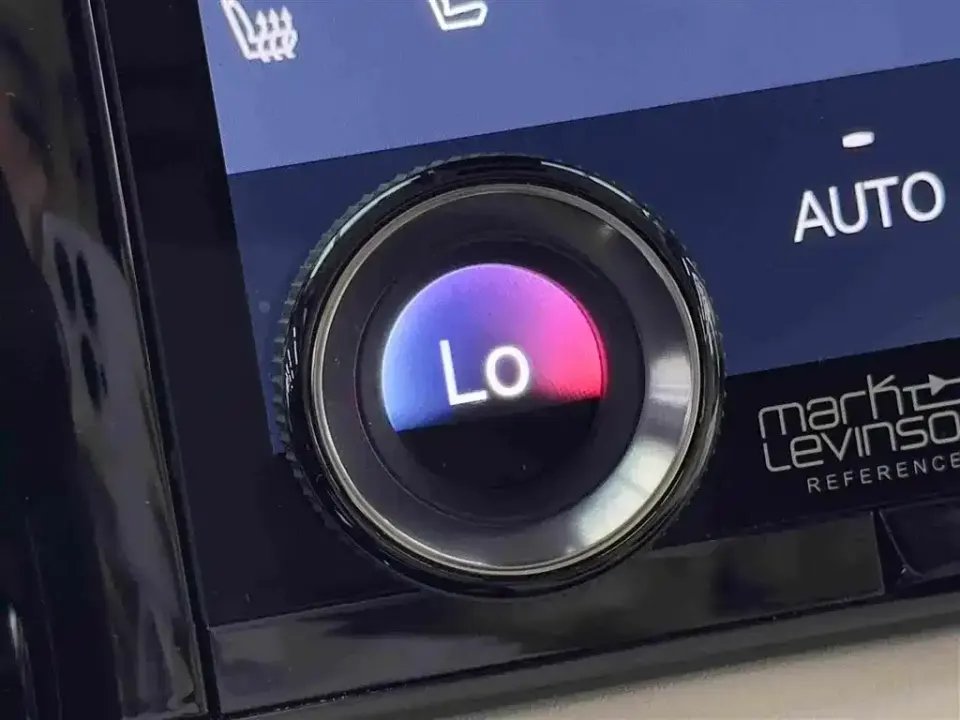 Lexus LM
