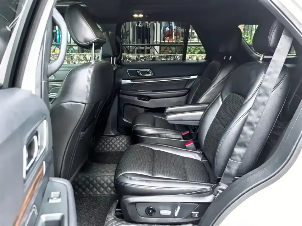 Ford Explorer (Import)