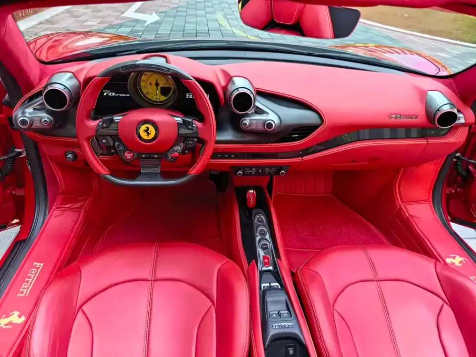 Ferrari F8