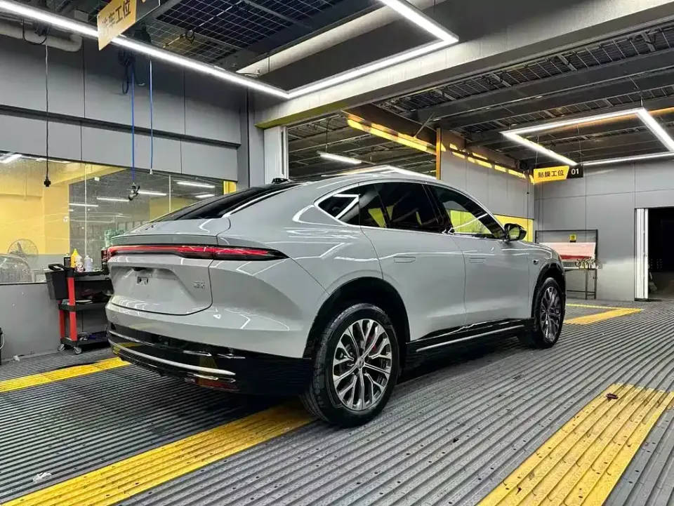 Nio EC6
