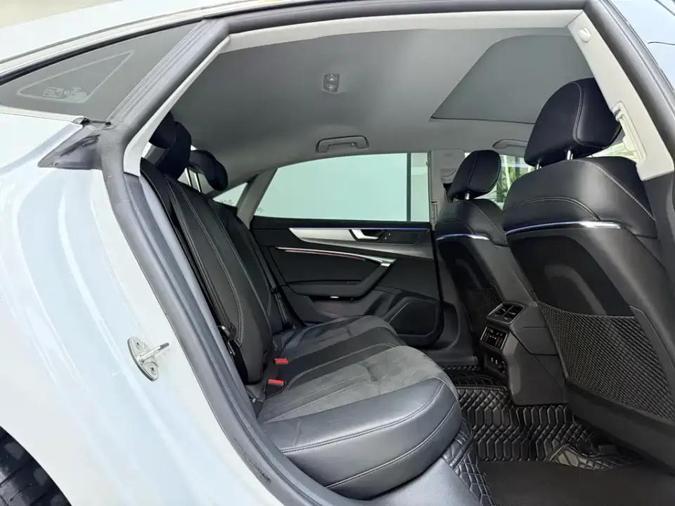 Audi A7L