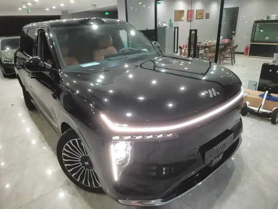 IM Motors IM LS8
