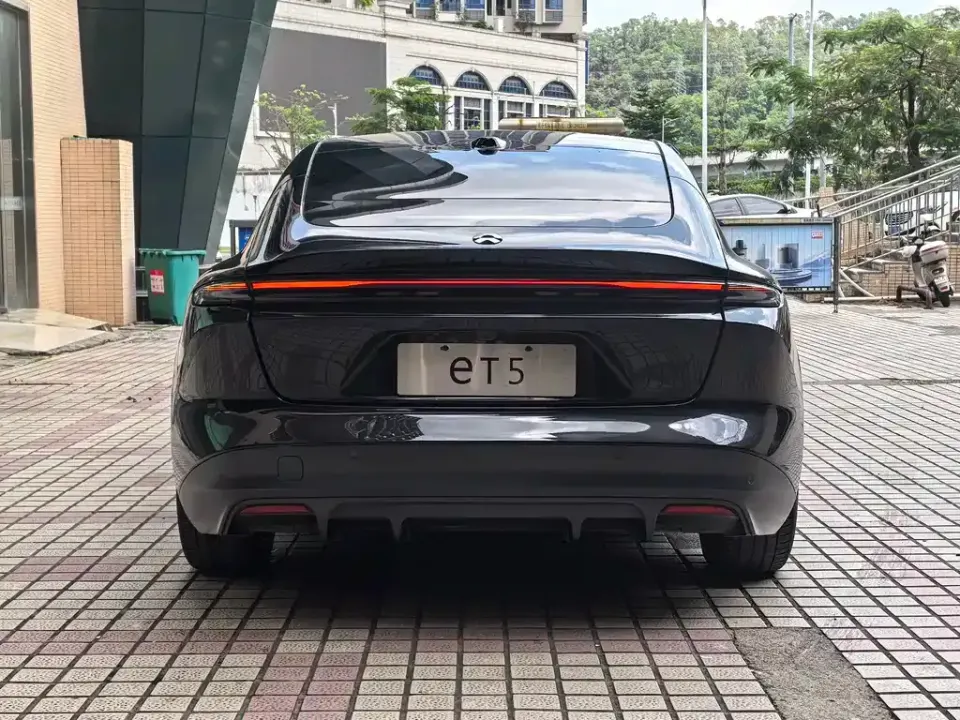 Nio ET5