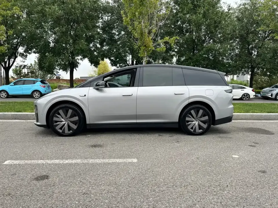 Li Li i8