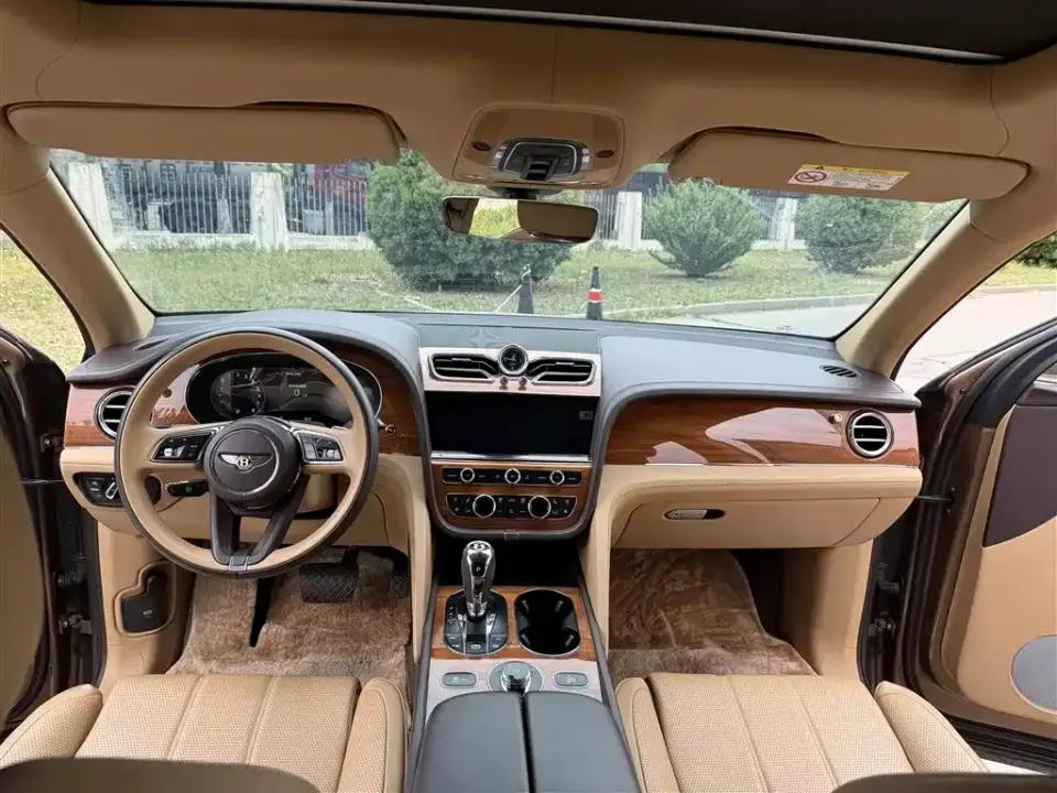 Bentley Bentayga PHEV