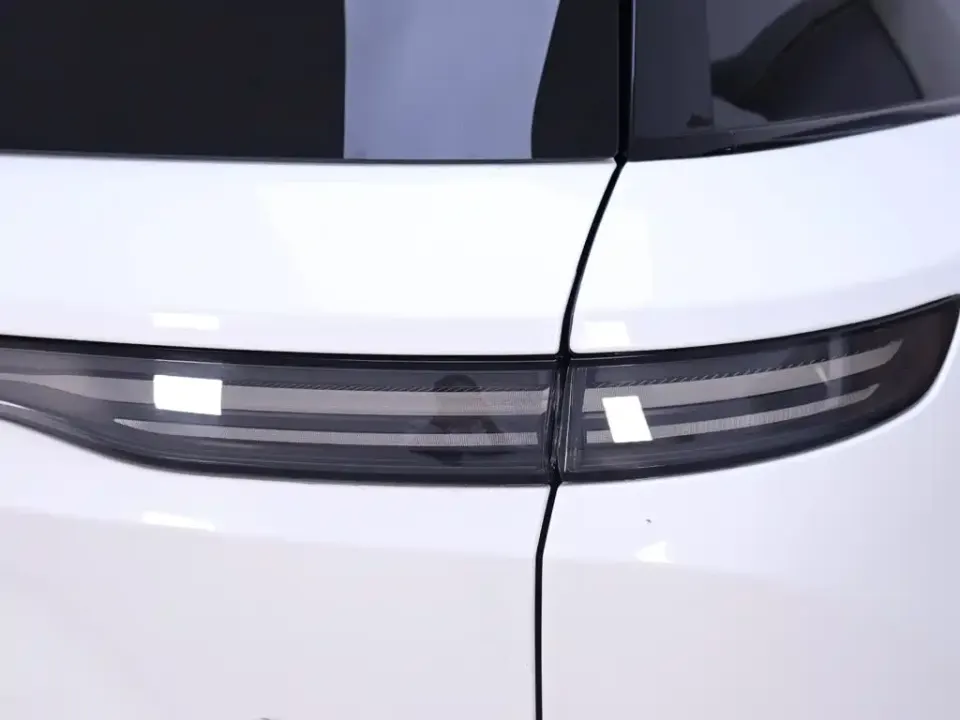 Nio ES8