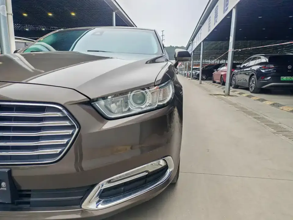 Ford Taurus