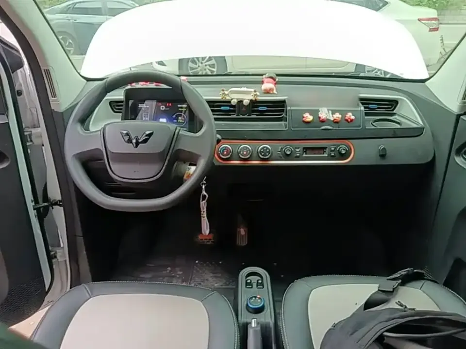 Wuling MINIEV