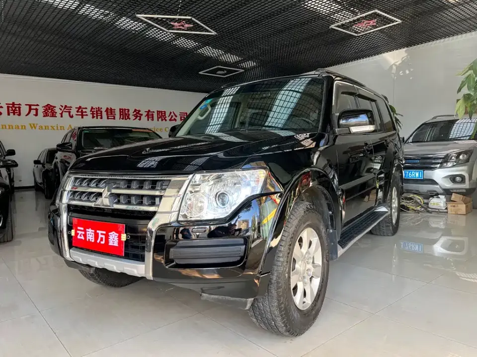 Mitsubishi Pajero (Import)