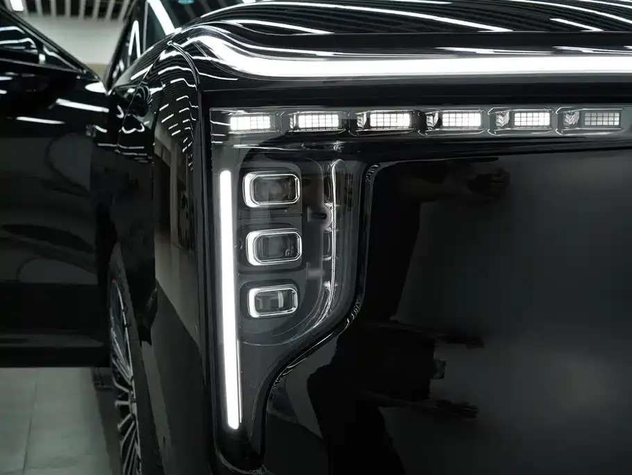 IM Motors IM LS8
