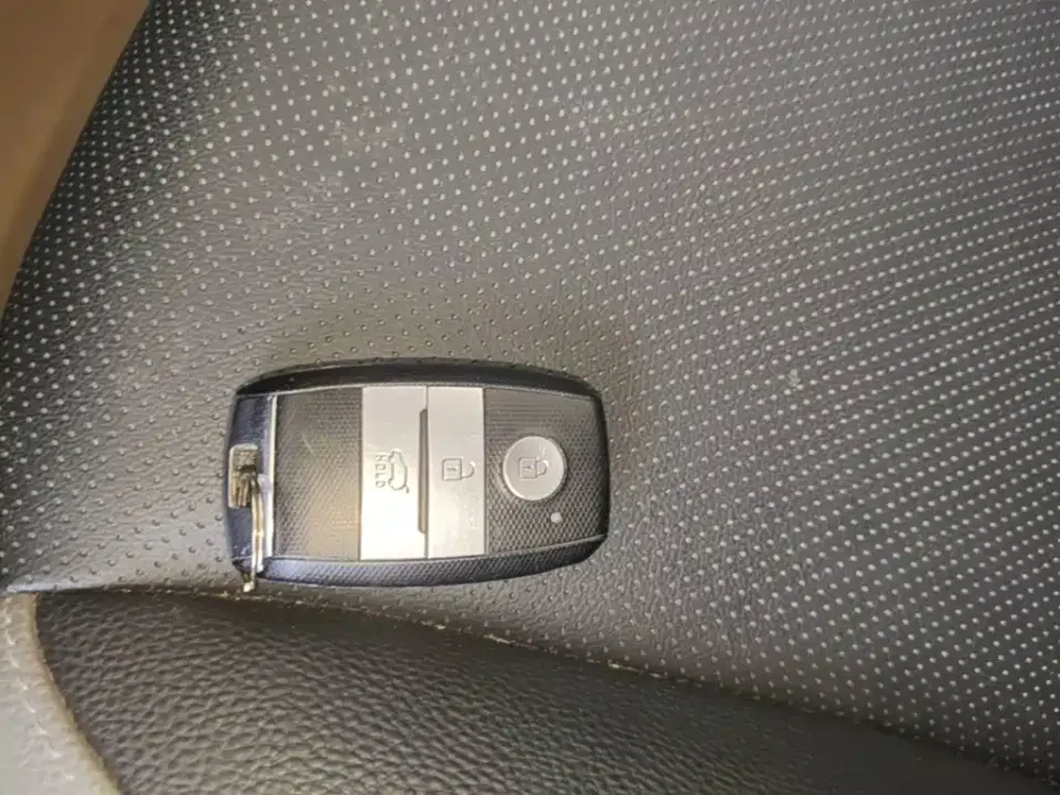 Kia KX1