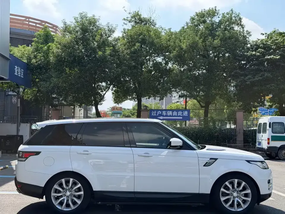 Land Rover Sport