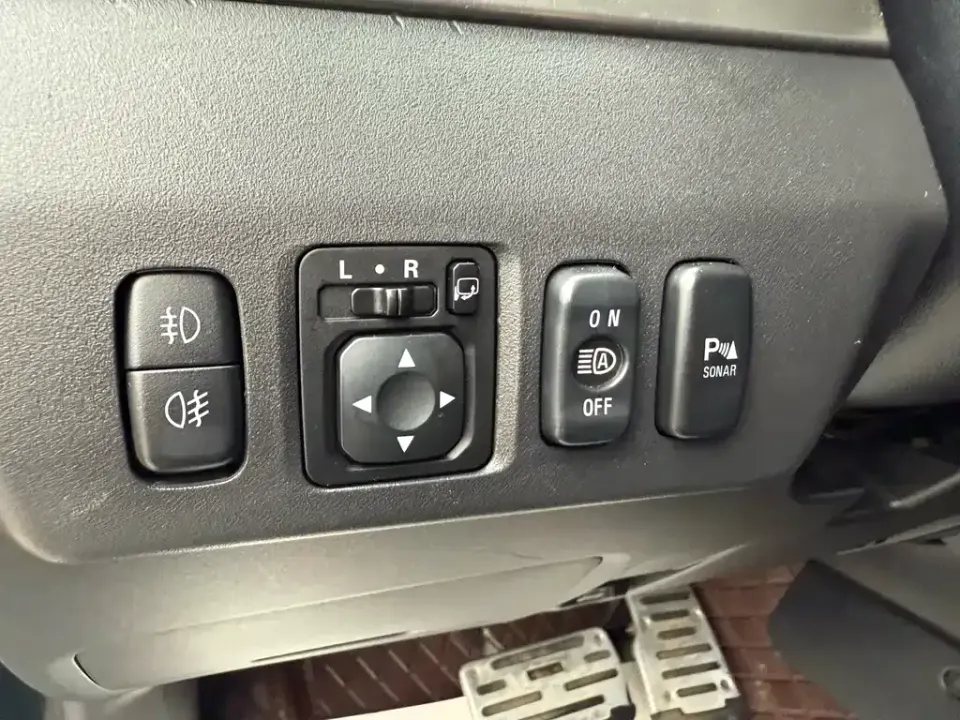 Mitsubishi Pajero (Import)