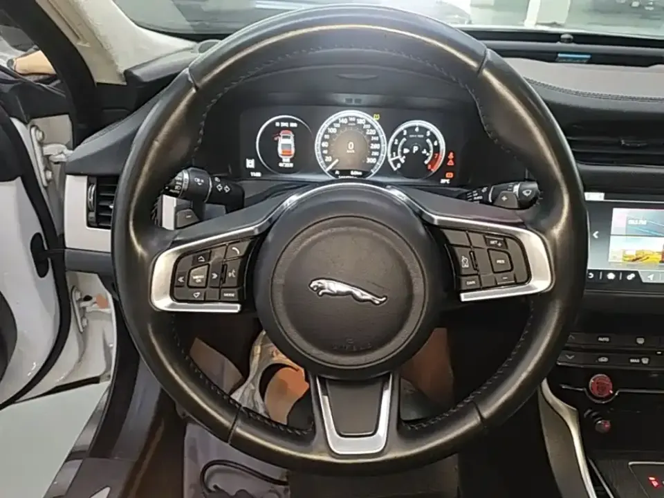 Jaguar XFL