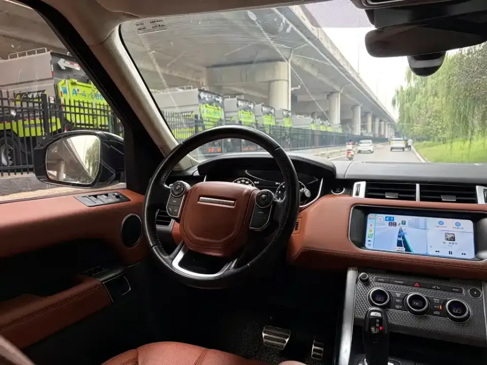 Land Rover Sport