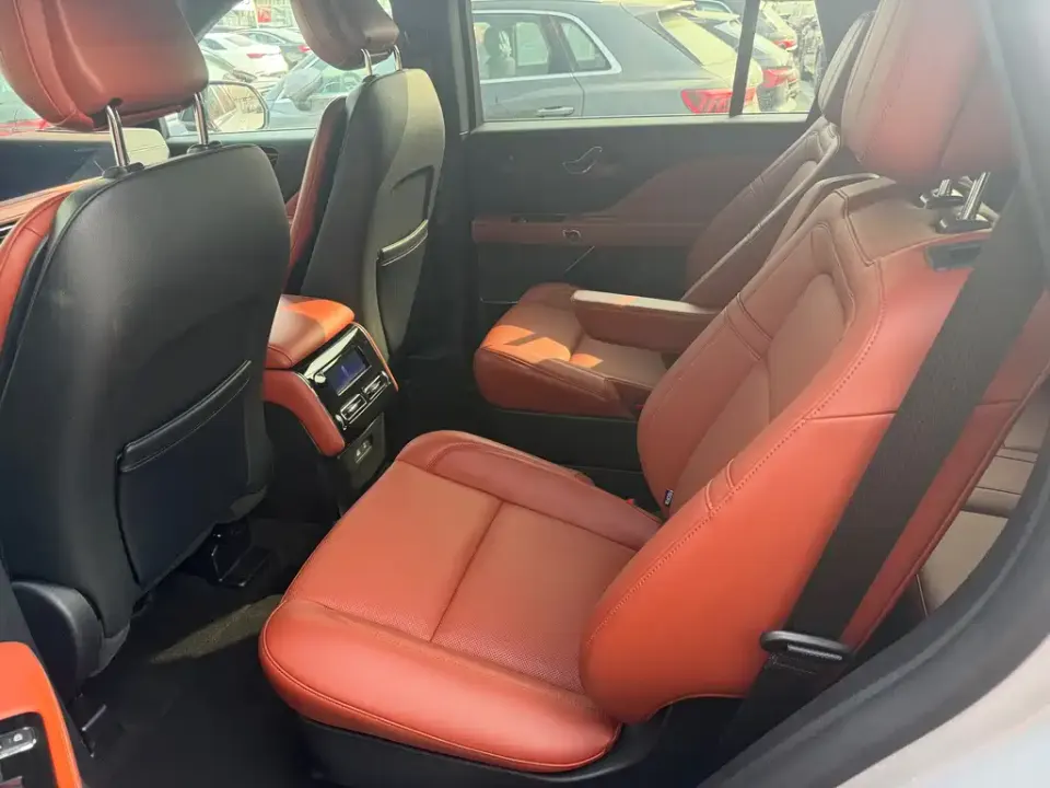 Lincoln Aviator