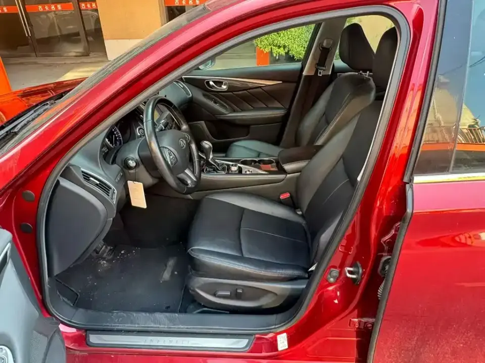 Infiniti Q50L