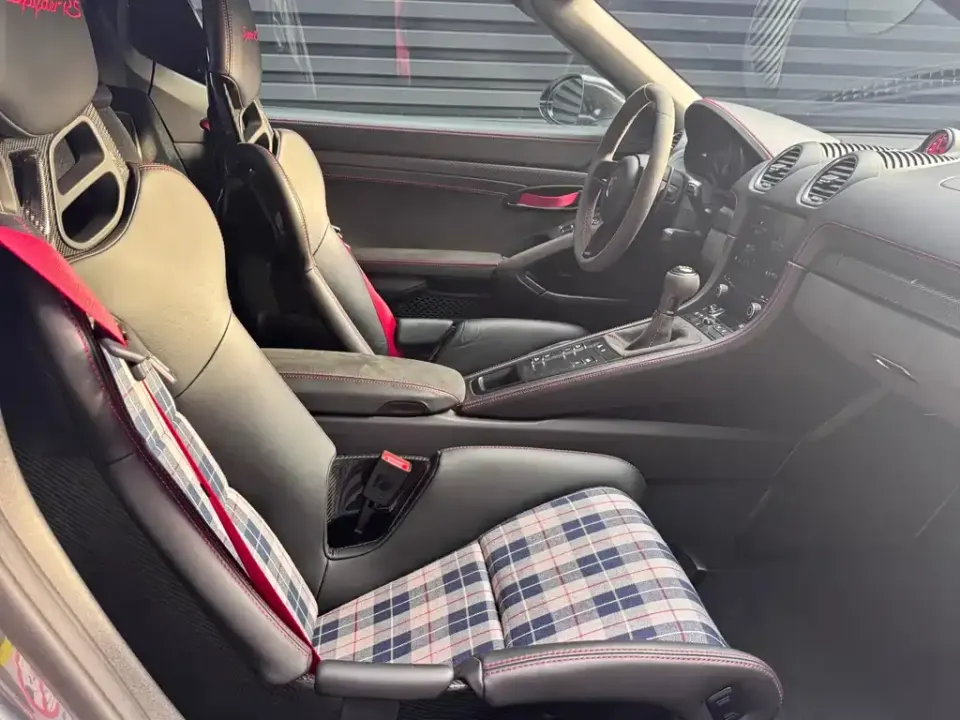 Porsche 718