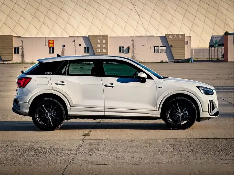 Audi Q2L