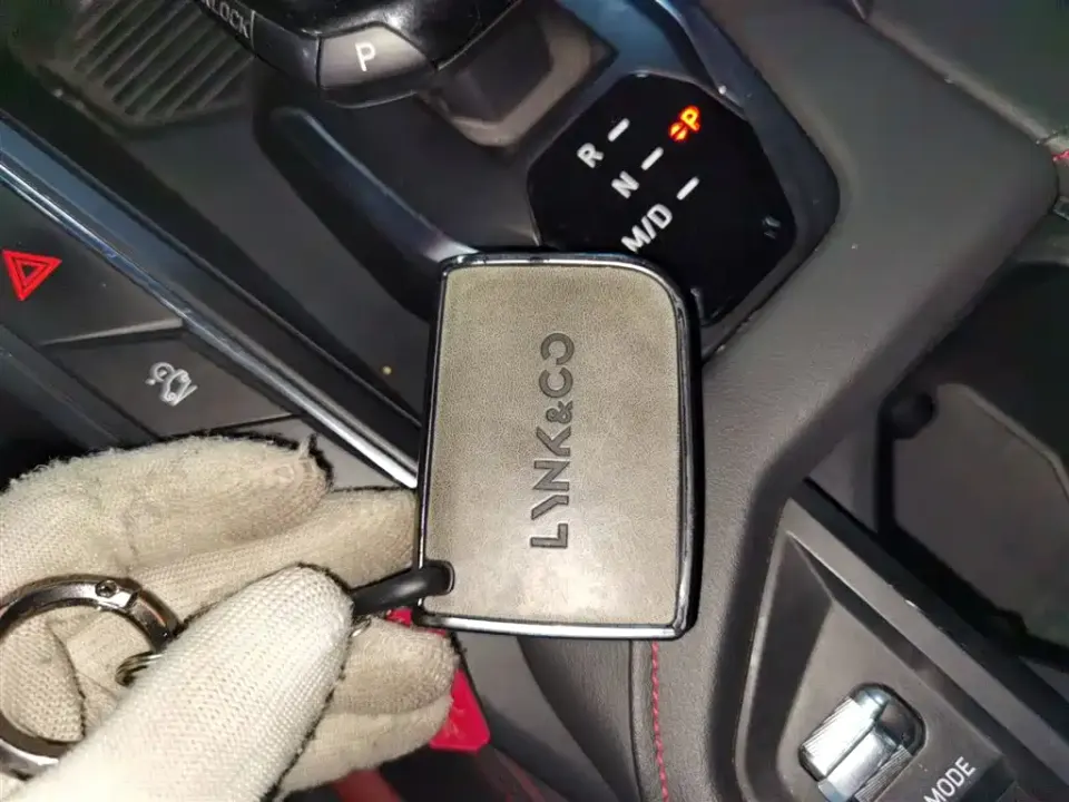 Lynk & Co 06