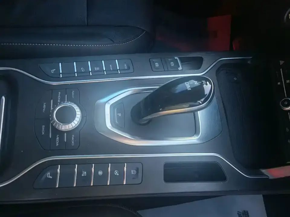 WEY Wey VV6