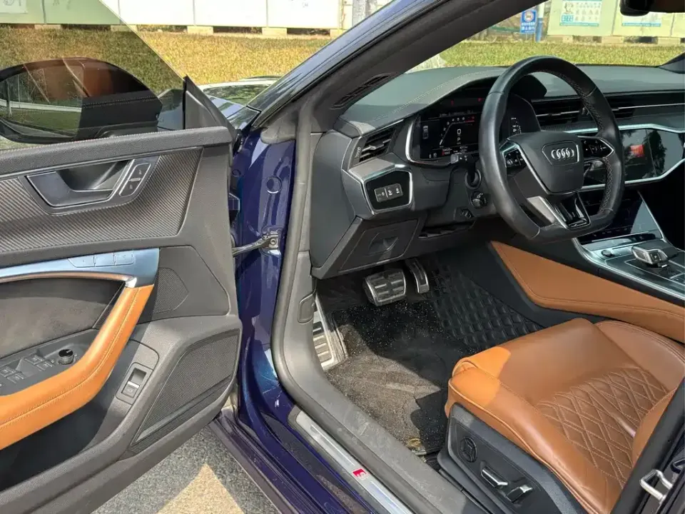 Audi A7L