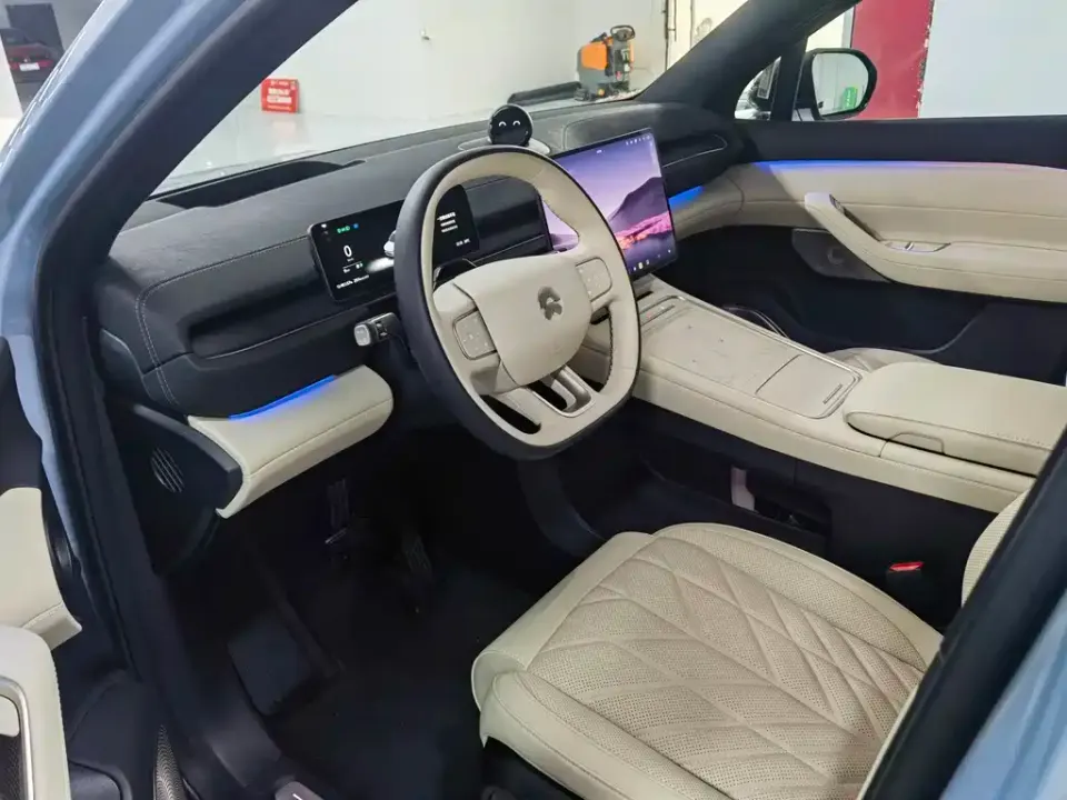 Nio EC6