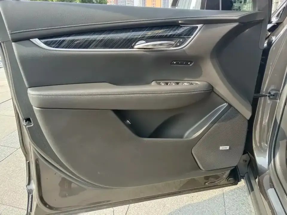 Cadillac XT6
