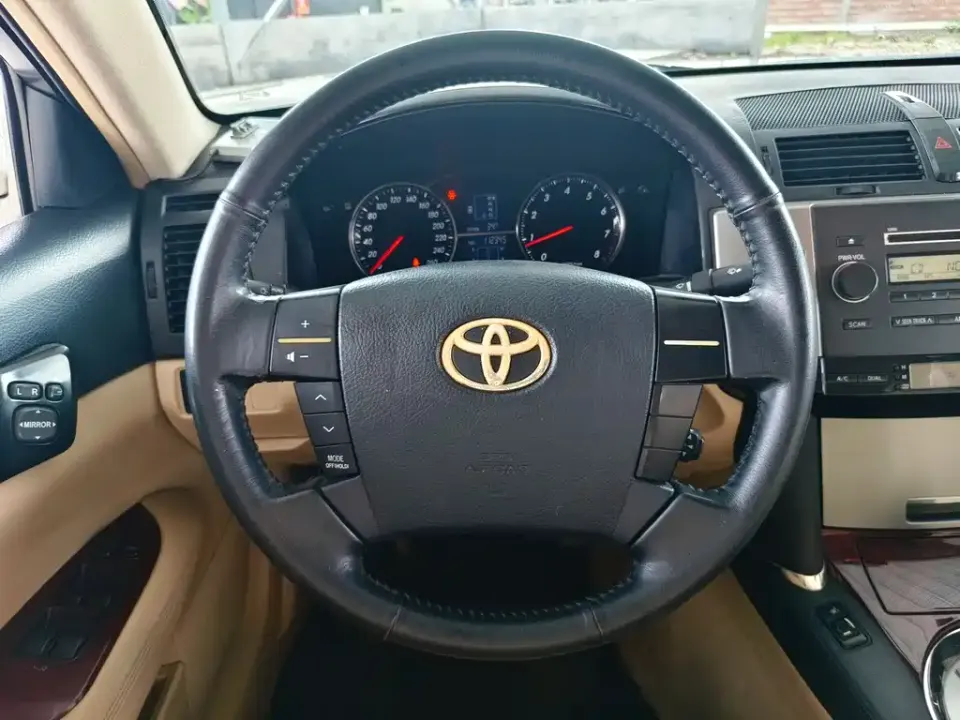 Toyota Reiz