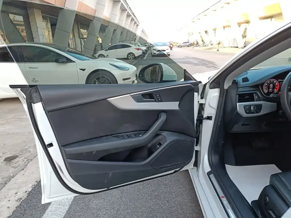 Audi A5 (Import)