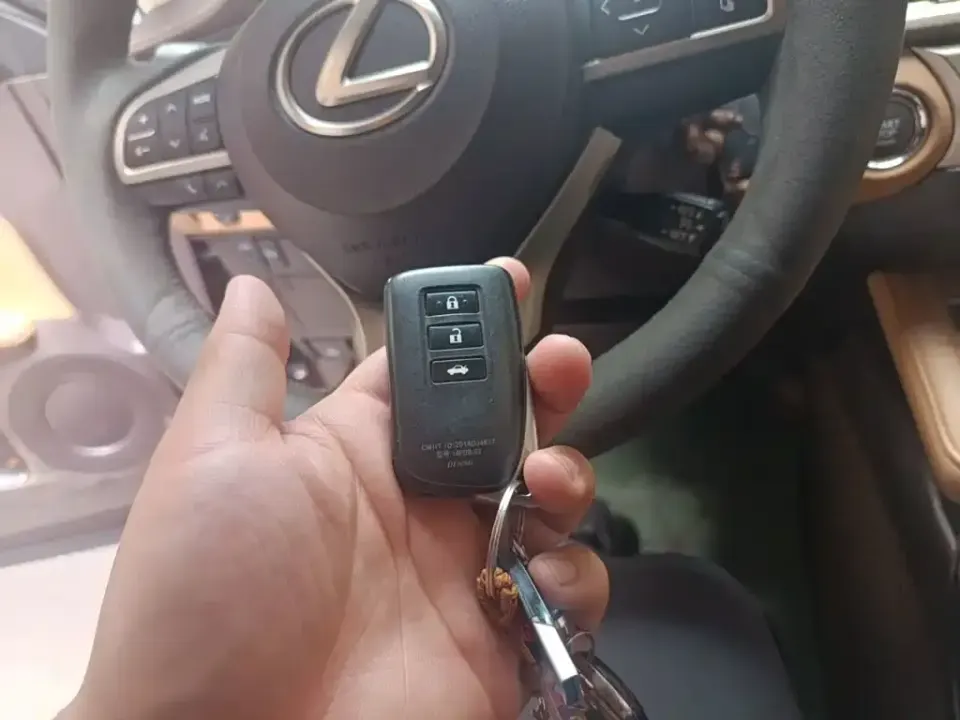 Lexus ES