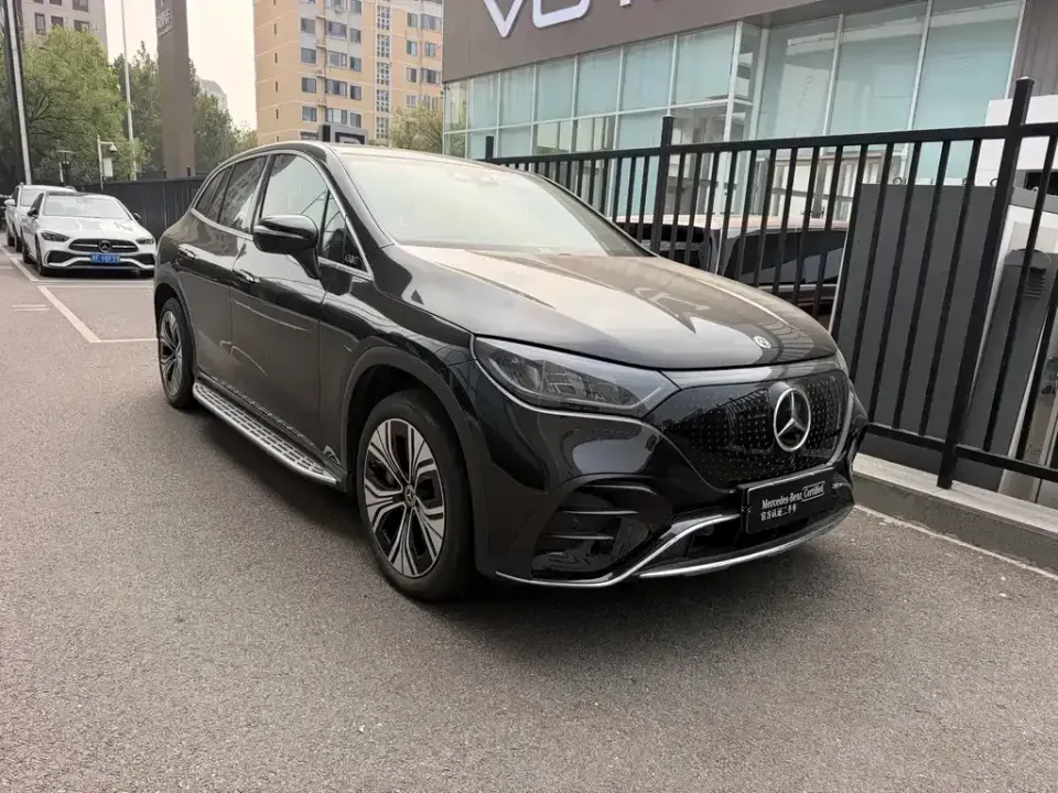 Mercedes-Benz EQE SUV