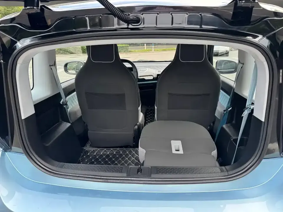 Baojun E300