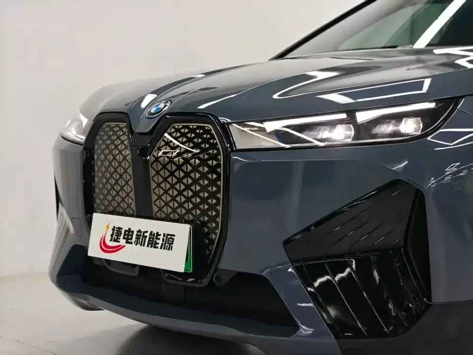BMW iX M60