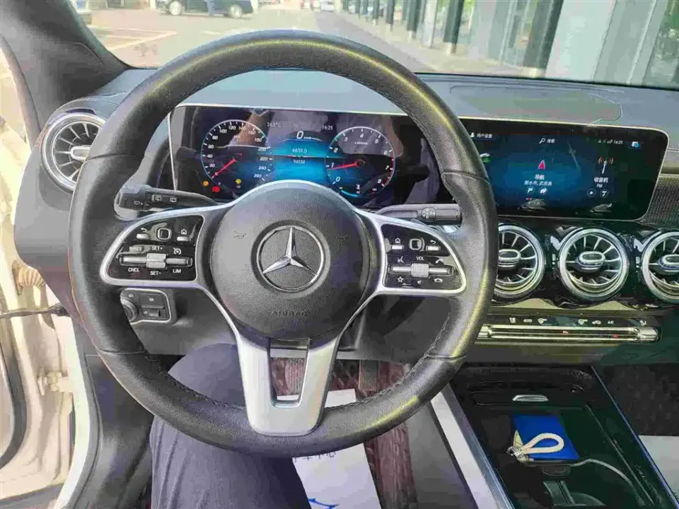 Mercedes-Benz GLB