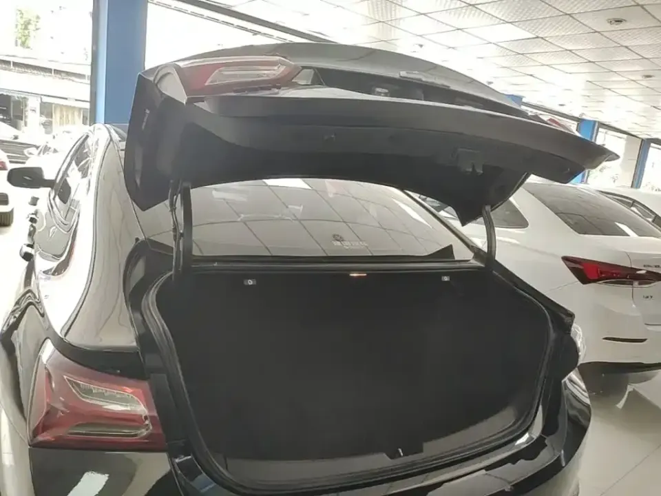 Chevrolet Malibu XL
