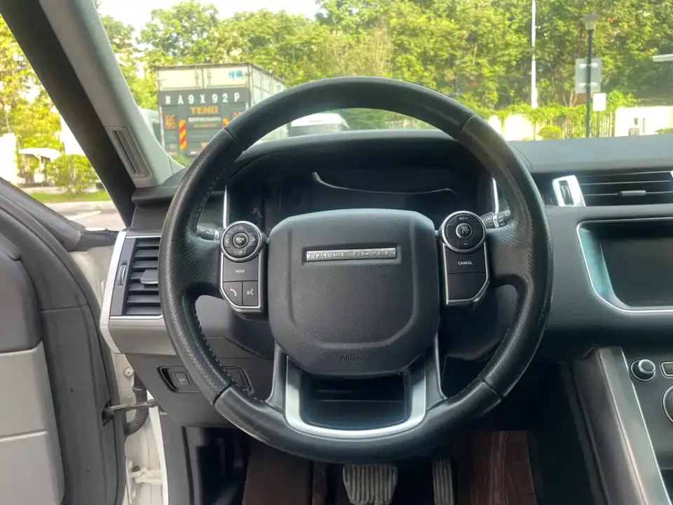 Land Rover Sport