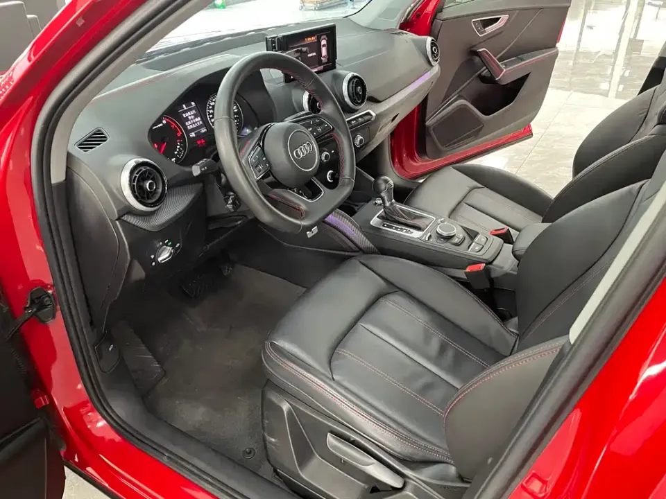 Audi Q2L