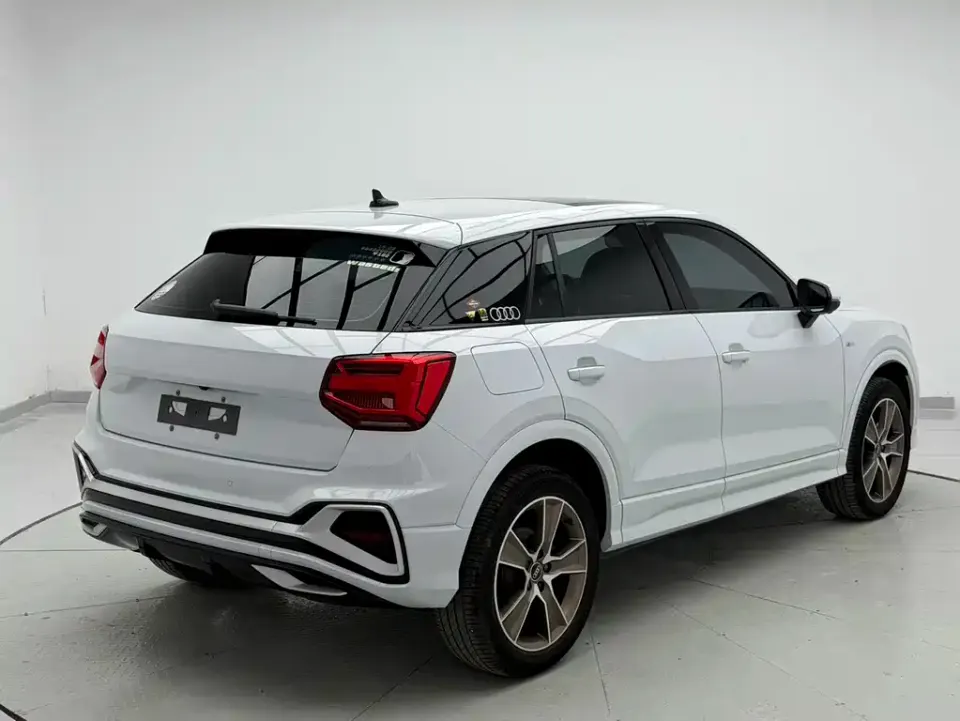Audi Q2L