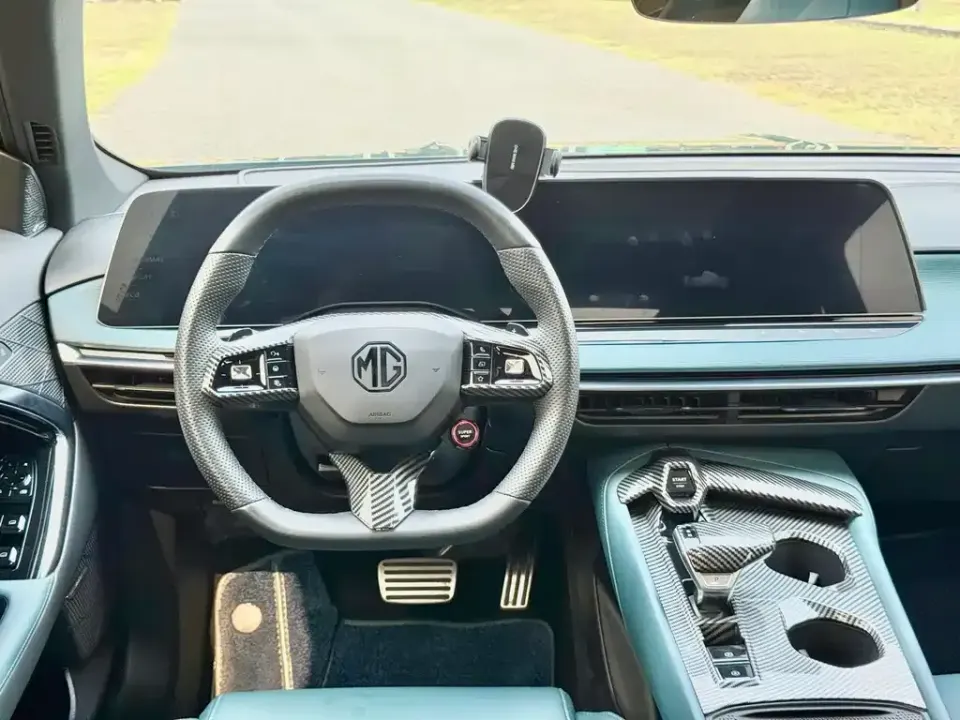 MG MG7