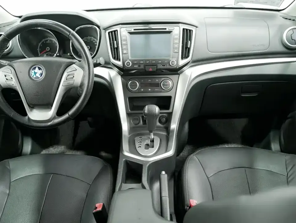 Venucia T70