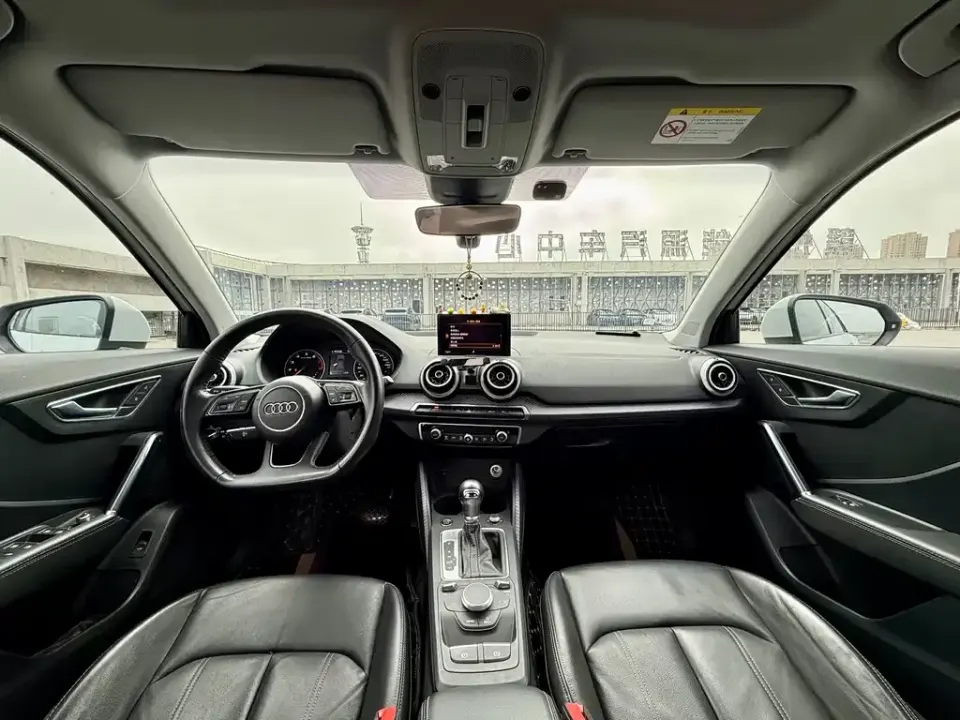 Audi Q2L