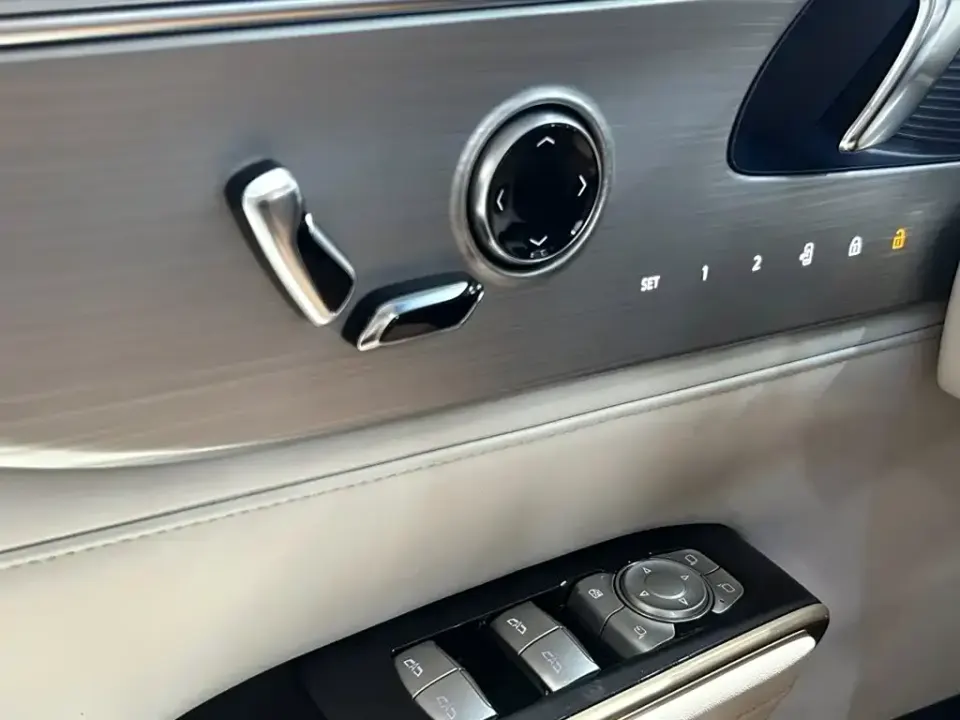 Buick GL8 Hybrid
