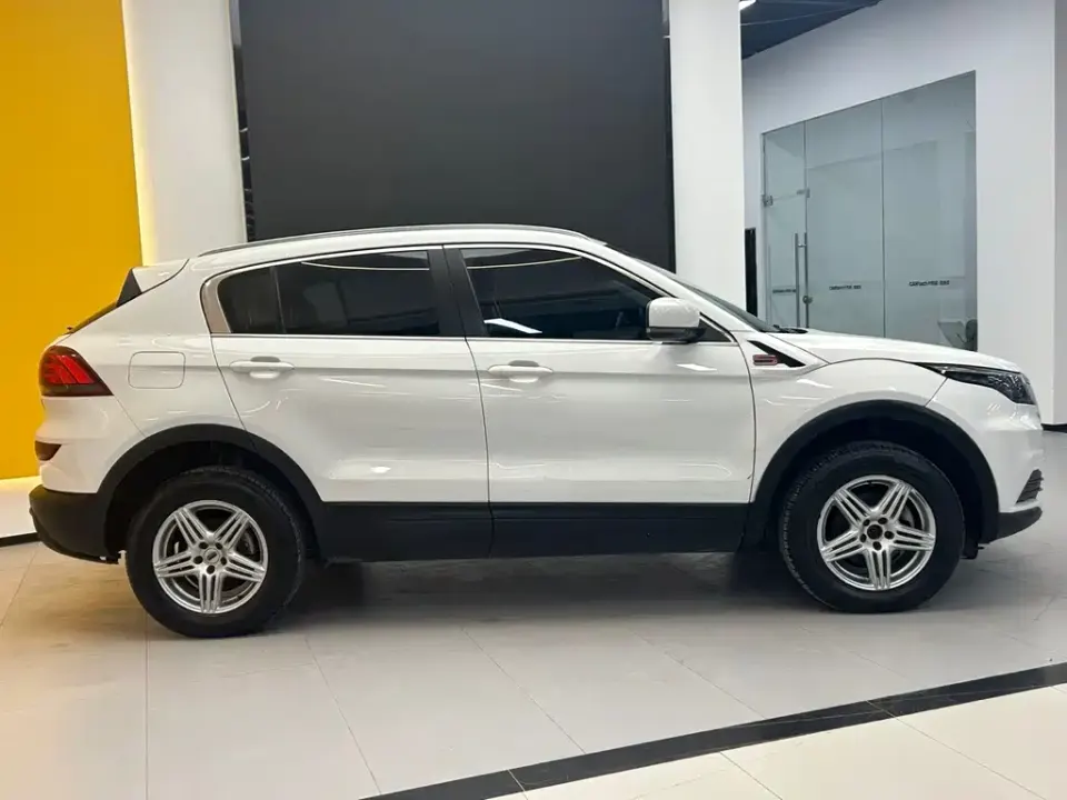 Qoros Qoros 5